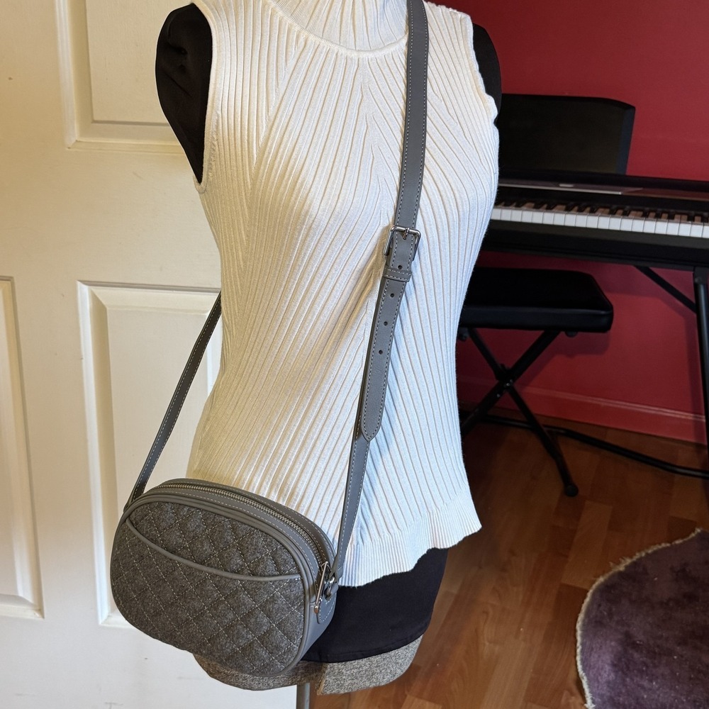 Talbots Gray Quilted Crossbody Bag, Wool Blend & Leather, Zip Closure Small NEW - Picture 2 of 9